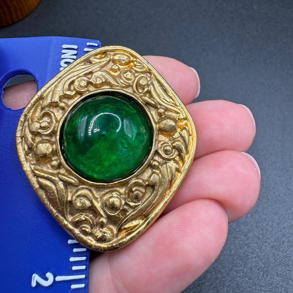 LOT 1520 24K gold plated CHANEL vintage clip on earrings green gripoix glass - Picture 4 of 17